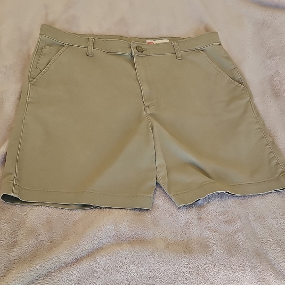 Wrangler Men's Khaki Shorts Size 36 - Picture 4 of 12